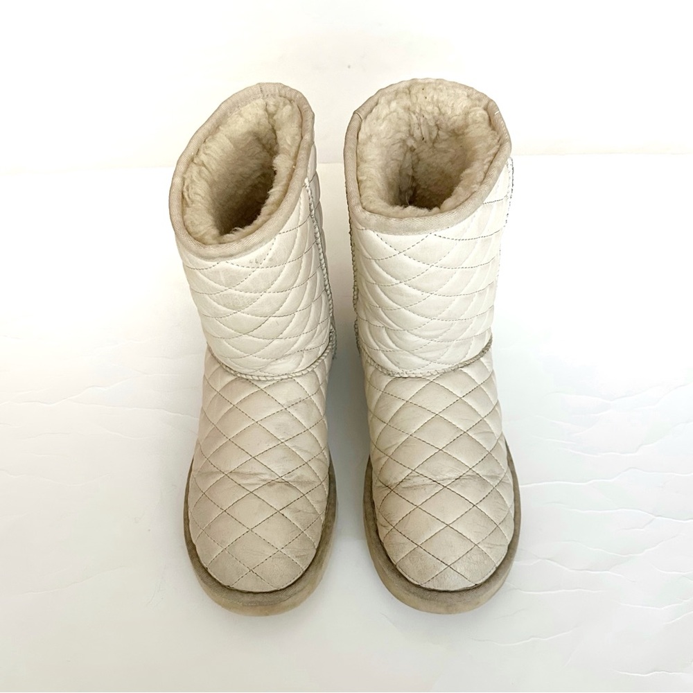 UGG Classic Quilted Boots Shearling Women’s Size 7 - Picture 5 of 9